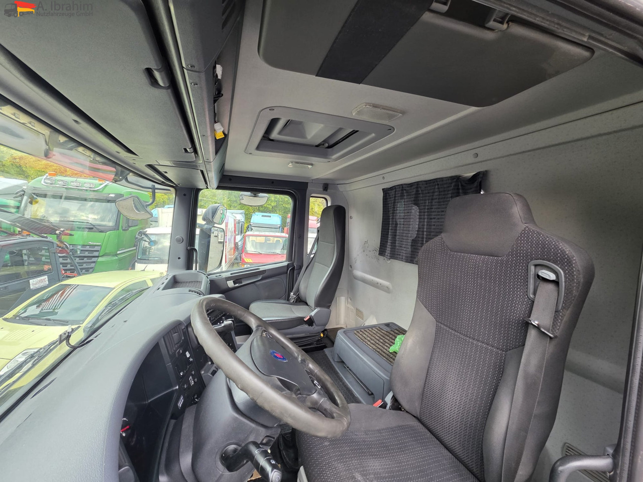 Scania R560 | 6x4 | V8 | Blatt Blatt | Schaltgetriebe |Kipphydraulik | Klima | Trommelbremse| 3 Pedals - وحدة جر: صورة 3 Scania R560 | 6x4 | V8 | Blatt Blatt | Schaltgetriebe |Kipphydraulik | Klima | Trommelbremse| 3 Pedals - وحدة جر: صورة 3