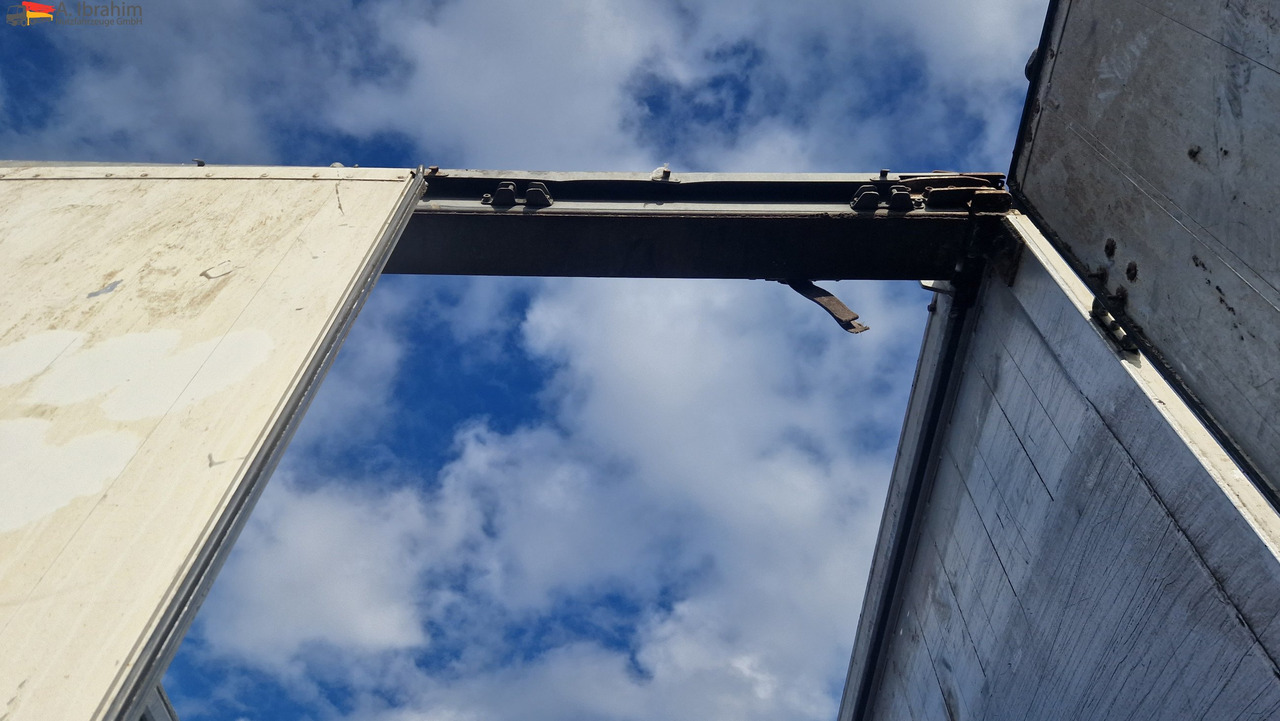 Schmitz SW 24 Schubboden, Liftachse,Ersatzradhalterung Kabelfernbedienung, Trichter - نصف مقطورة مباشرة: صورة 4 Schmitz SW 24 Schubboden, Liftachse,Ersatzradhalterung Kabelfernbedienung, Trichter - نصف مقطورة مباشرة: صورة 4