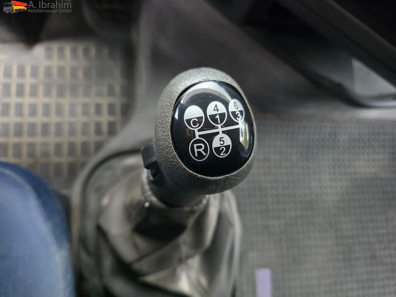 Volvo FH 520 | 6x4 | Schaltgetriebe | Blatt Blatt Klima | Trommelbremse | 3 Pedals - وحدة جر: صورة 2 Volvo FH 520 | 6x4 | Schaltgetriebe | Blatt Blatt Klima | Trommelbremse | 3 Pedals - وحدة جر: صورة 2