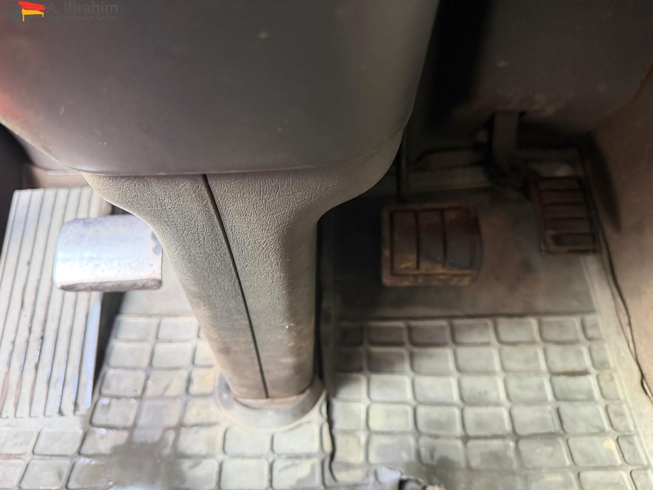 Volvo FH12-420 8x2 Fahrzeugpapiere Schweiz - شاحنة ذات خطاف: صورة 2 Volvo FH12-420 8x2 Fahrzeugpapiere Schweiz - شاحنة ذات خطاف: صورة 2