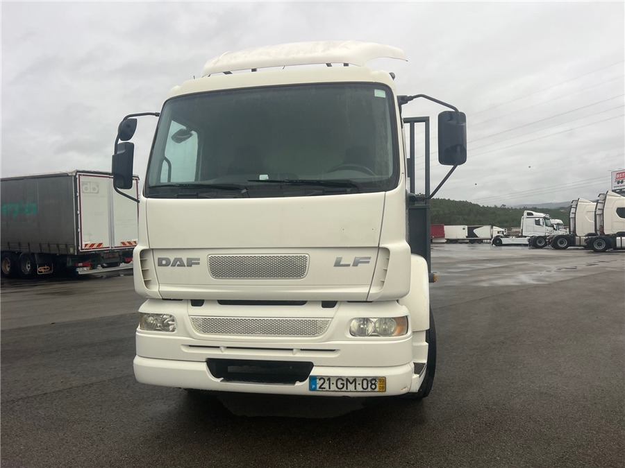 DAF LF 55.220 - شاحنات مسطحة: صورة 2 DAF LF 55.220 - شاحنات مسطحة: صورة 2