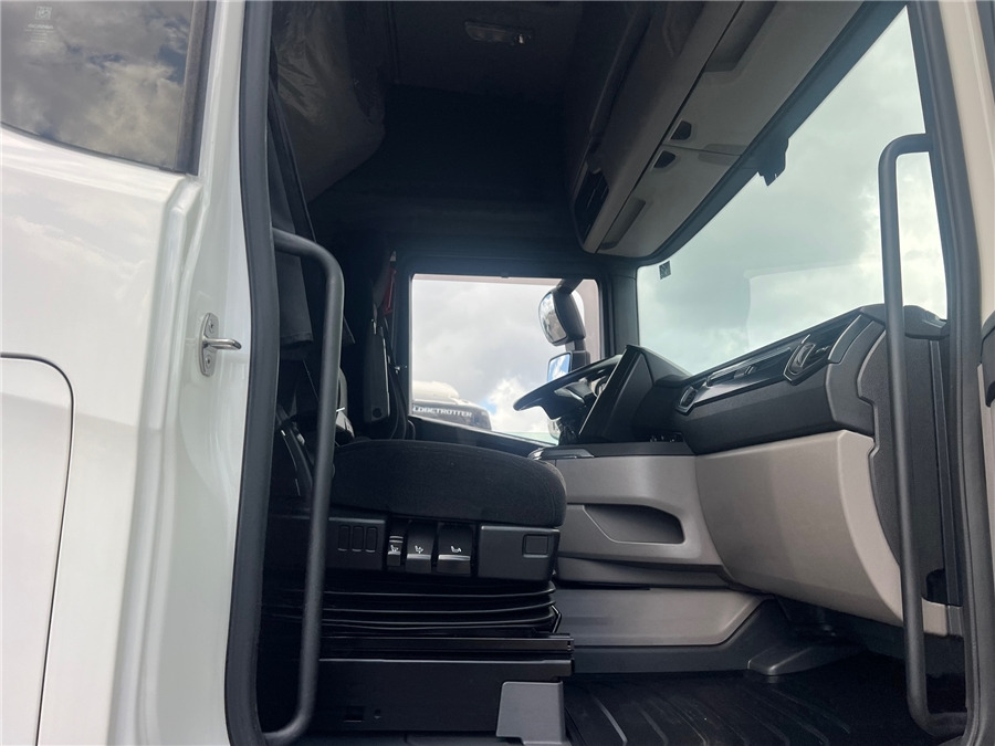 وحدة جر Scania R450: صورة 11