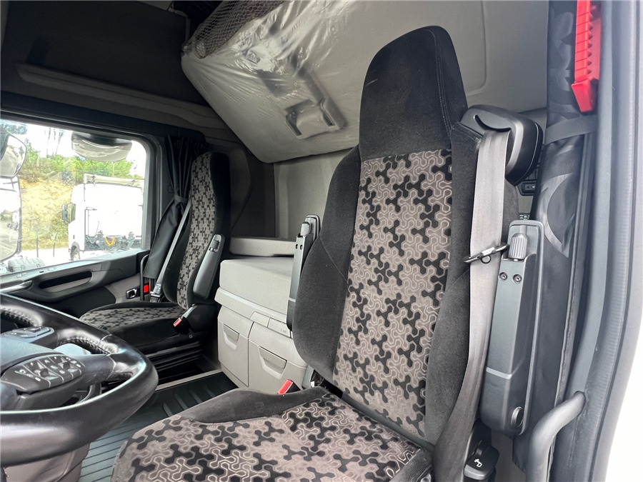وحدة جر Scania R450: صورة 12