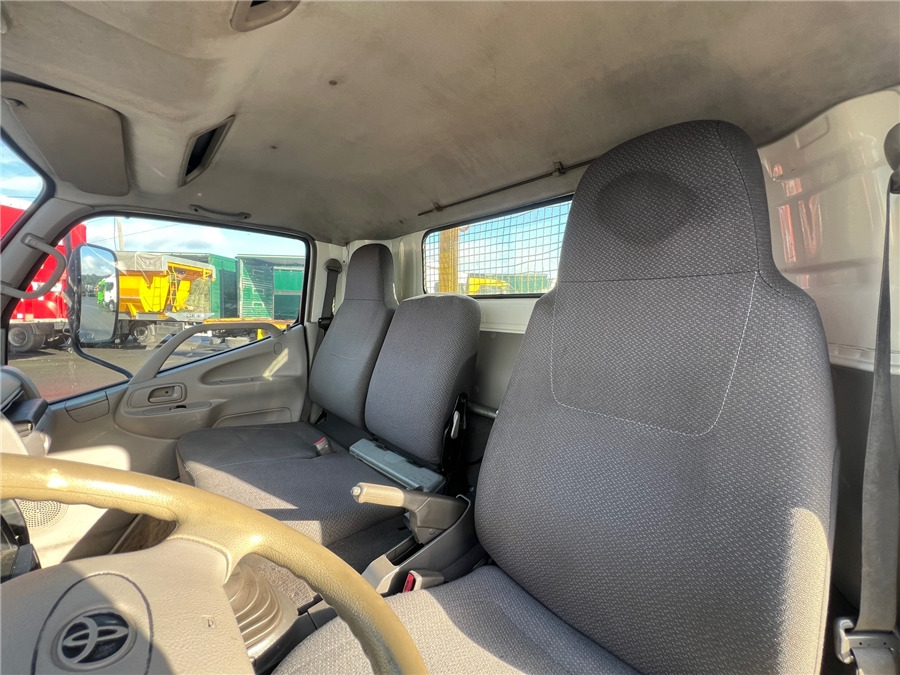 شاحنة مفتوحة TOYOTA dyna: صورة 12 شاحنة مفتوحة TOYOTA dyna: صورة 12