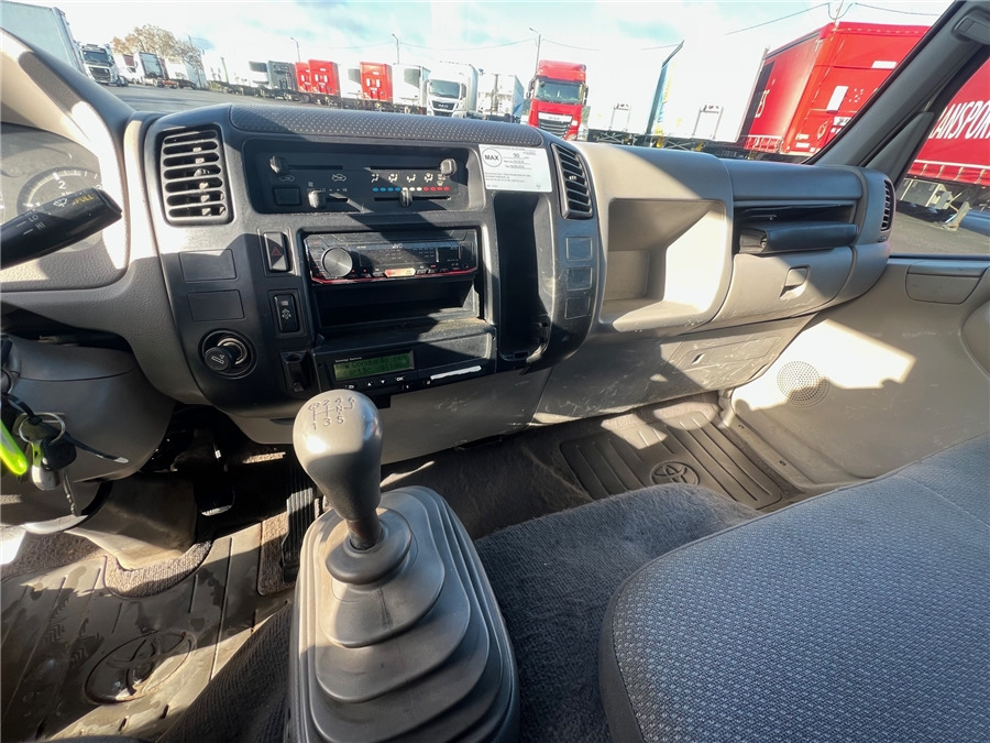 شاحنة مفتوحة TOYOTA dyna: صورة 14 شاحنة مفتوحة TOYOTA dyna: صورة 14