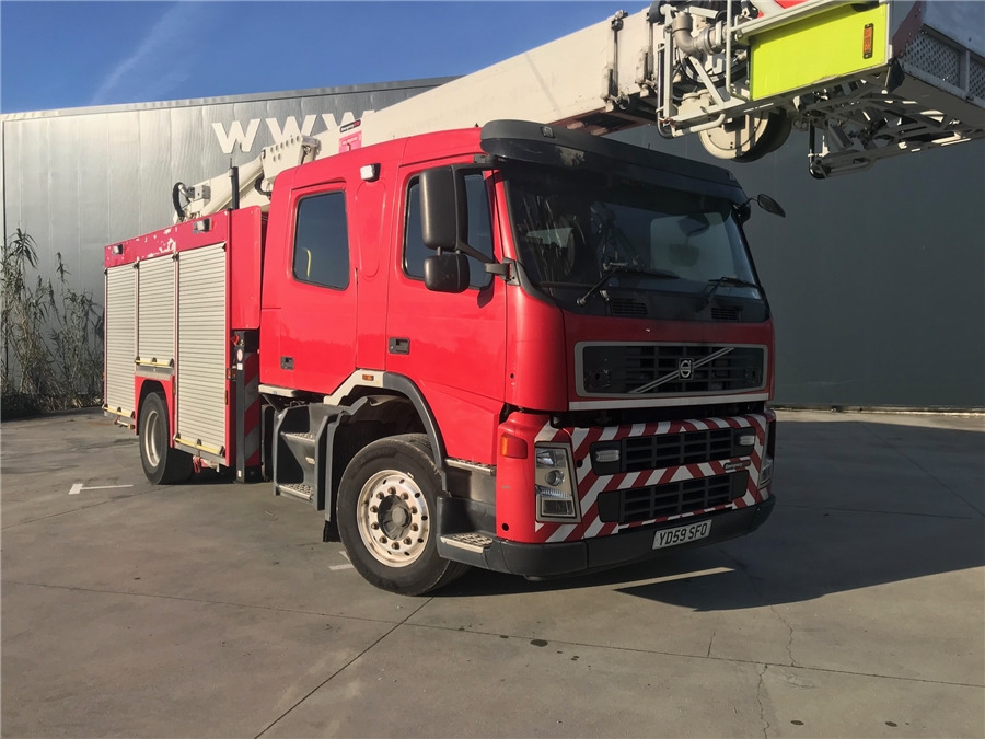 Volvo FM 340 FIRE TRUCK - سيارة إطفاء: صورة 2 Volvo FM 340 FIRE TRUCK - سيارة إطفاء: صورة 2