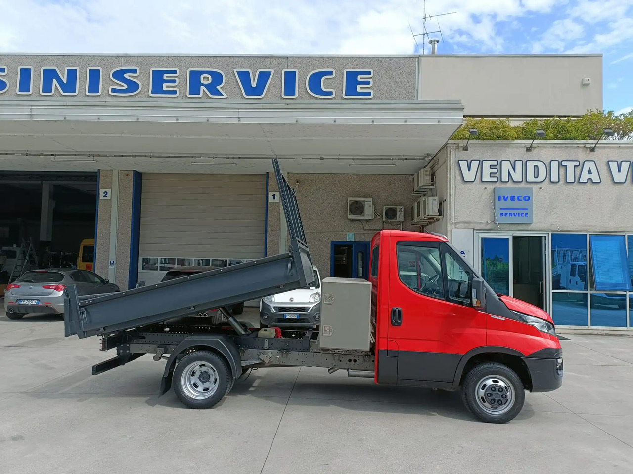 IVECO DAILY 35C12 RIBALTABILE - قلاب صغير: صورة 3 IVECO DAILY 35C12 RIBALTABILE - قلاب صغير: صورة 3