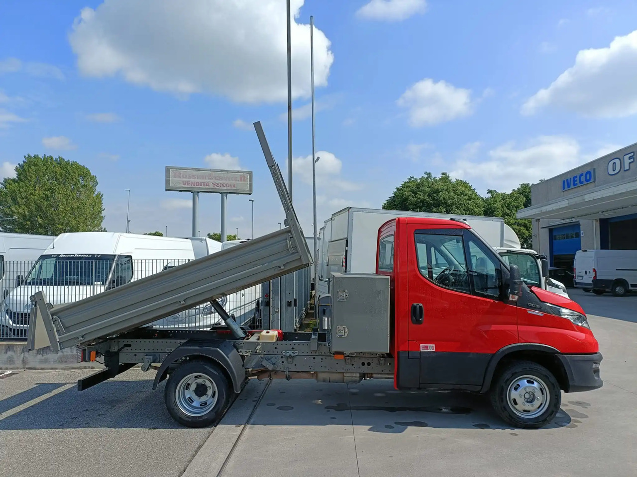 IVECO DAILY 35C12 RIBALTABILE - قلاب صغير: صورة 4 IVECO DAILY 35C12 RIBALTABILE - قلاب صغير: صورة 4
