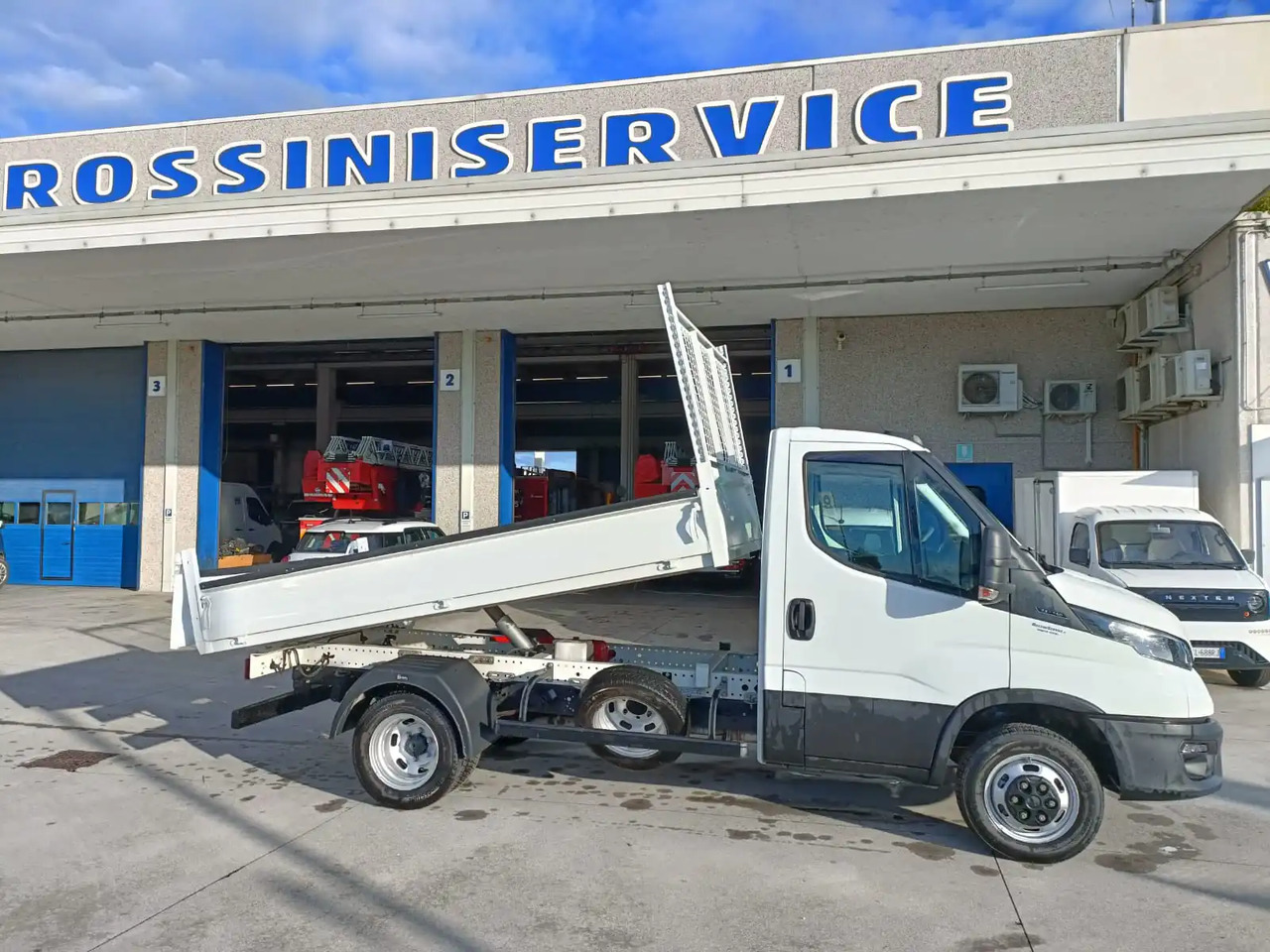 IVECO DAILY 35C14 - قلاب صغير: صورة 2 IVECO DAILY 35C14 - قلاب صغير: صورة 2