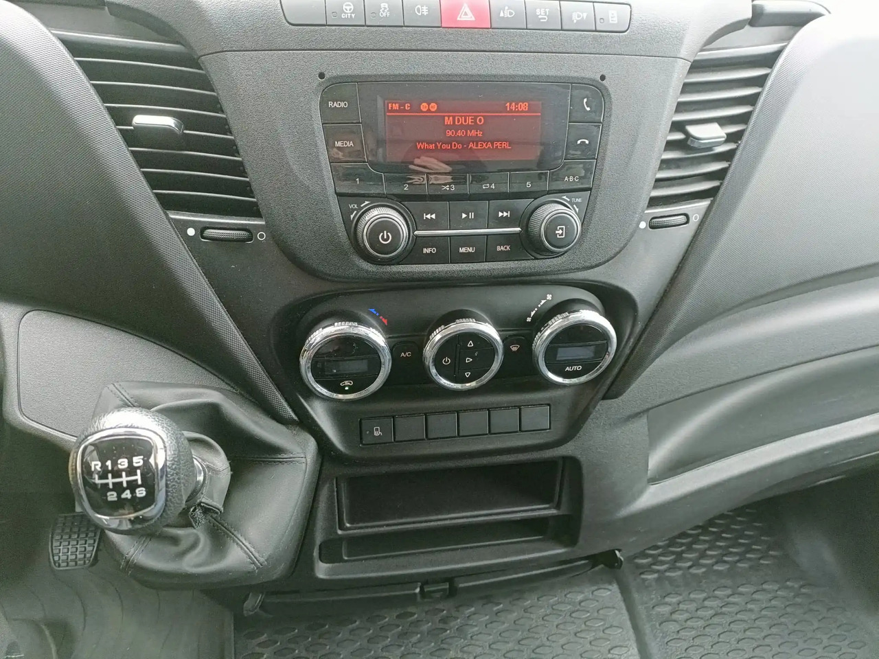 شاحنة مغلقة الصندوق IVECO DAILY 35C16 3.0: صورة 9