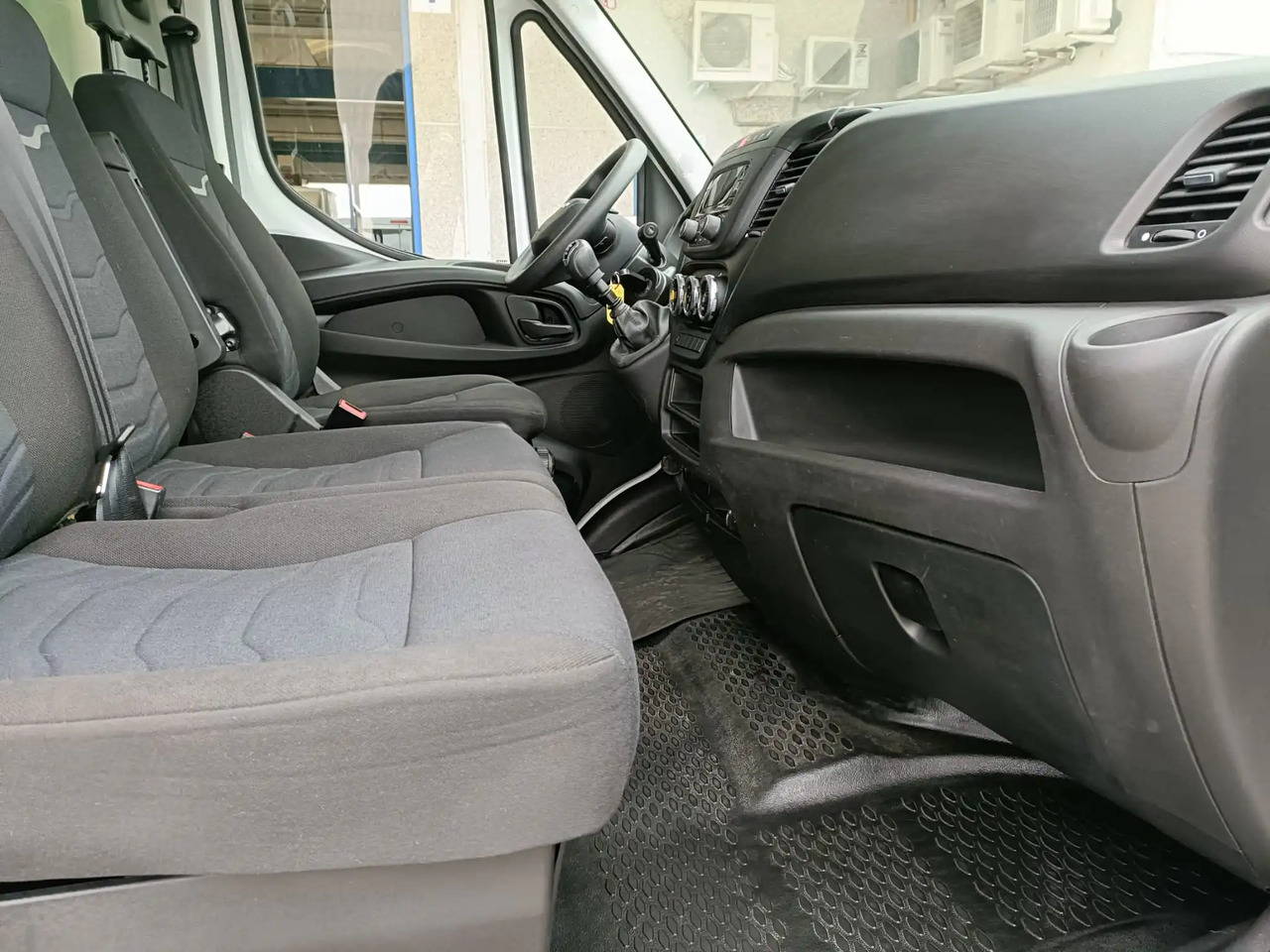 شاحنة مغلقة الصندوق IVECO DAILY 35C16 3.0: صورة 15