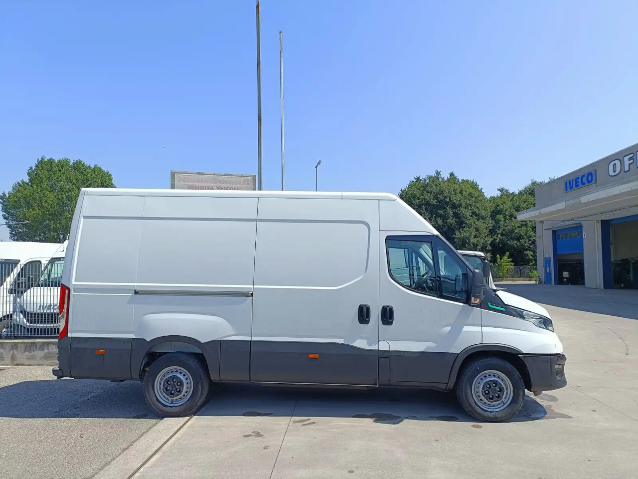 IVECO DAILY 35S14 L2H2 CNG METANO KM 0 - فان: صورة 4 IVECO DAILY 35S14 L2H2 CNG METANO KM 0 - فان: صورة 4