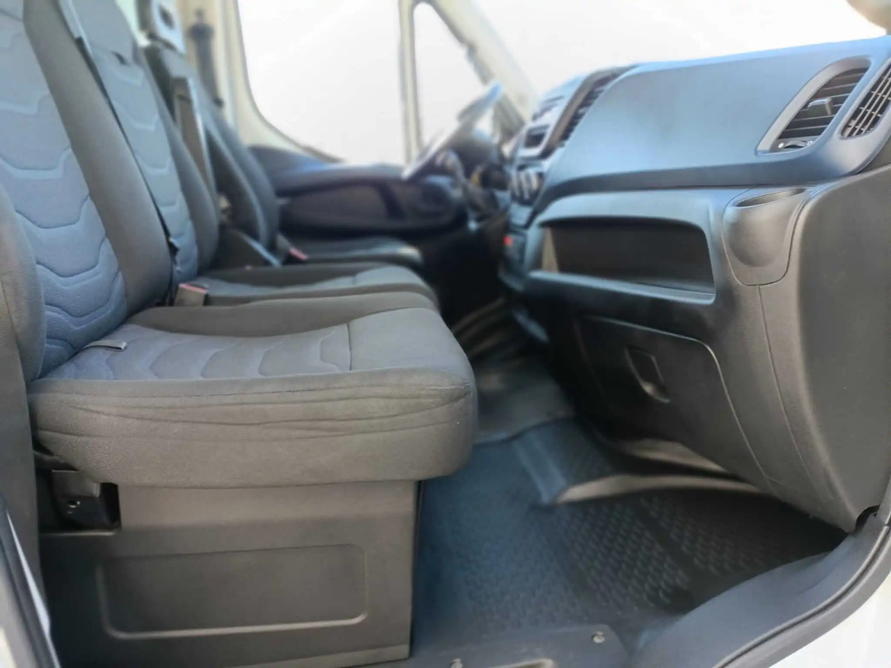 شاحنة الفريزر IVECO DAILY 60C18 FRCX ATP 06/2024: صورة 13