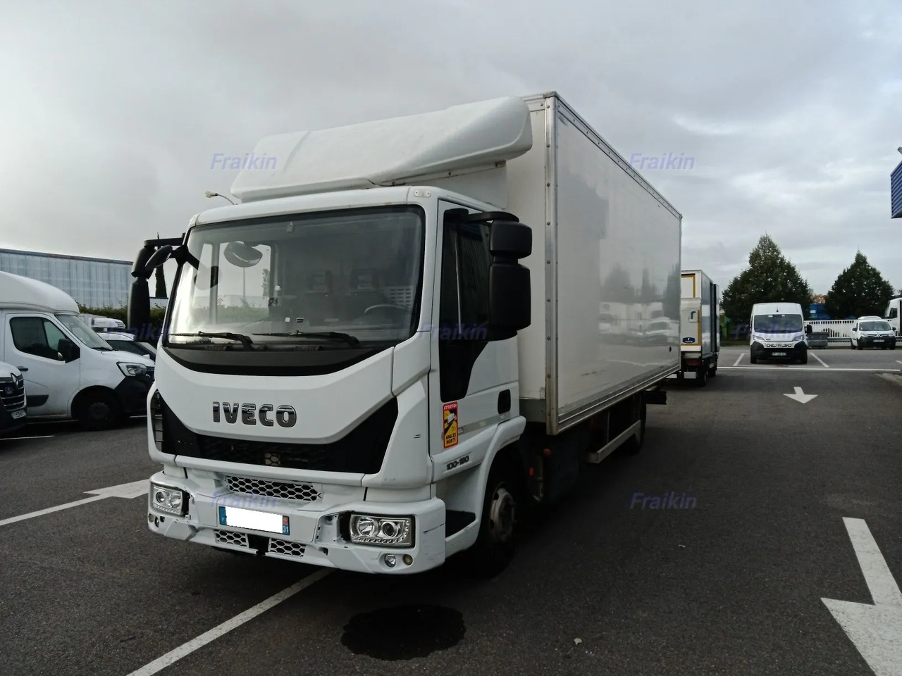 IVECO EUROCARGO 100E19P - شاحنة مقفلة: صورة 2 IVECO EUROCARGO 100E19P - شاحنة مقفلة: صورة 2