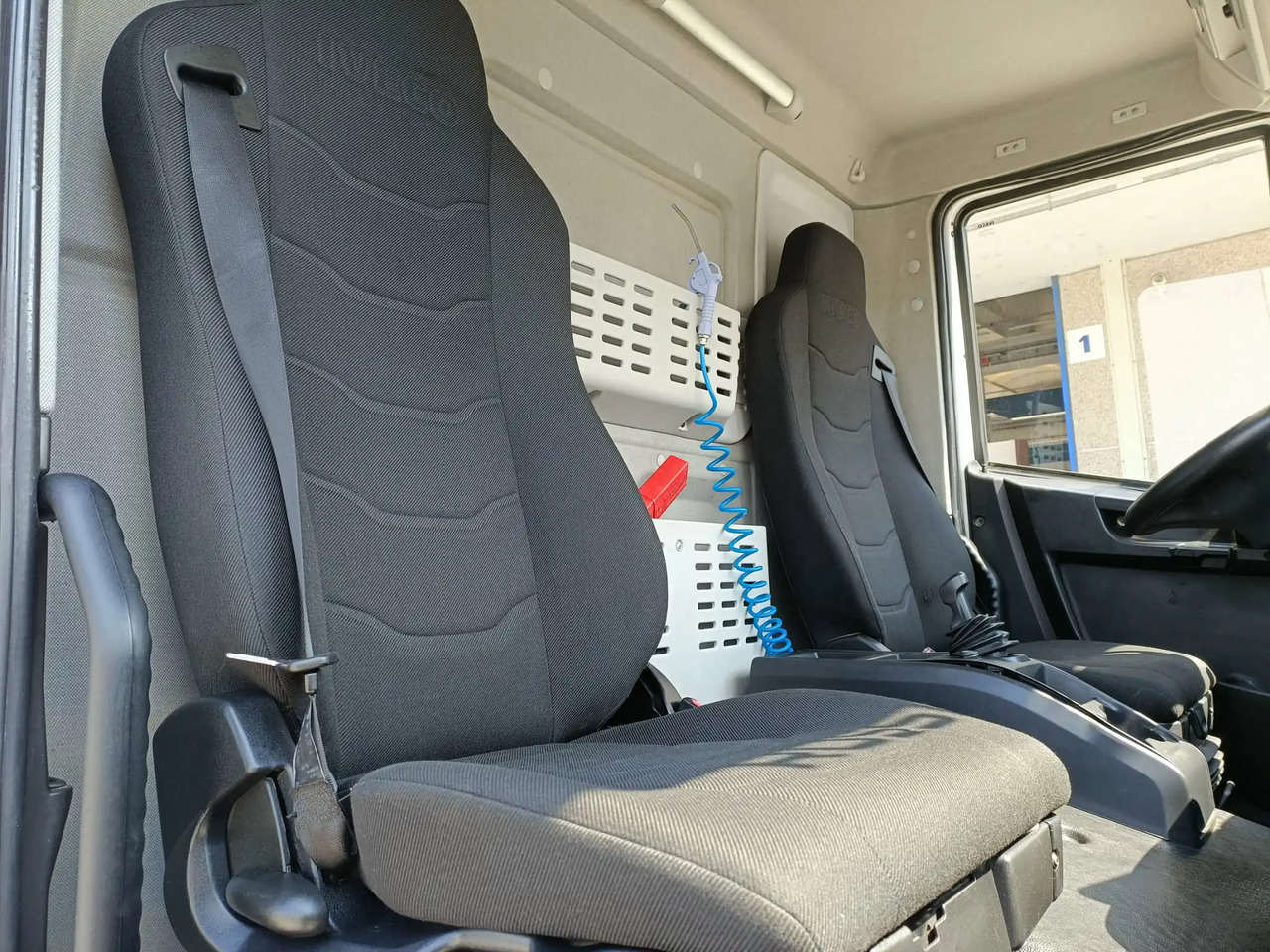 IVECO EUROCARGO 120E19P - شاحنة هيكل كابينة: صورة 3 IVECO EUROCARGO 120E19P - شاحنة هيكل كابينة: صورة 3