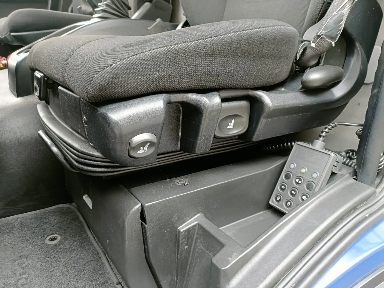 IVECO EUROCARGO 120E22P - شاحنة هيكل كابينة: صورة 4 IVECO EUROCARGO 120E22P - شاحنة هيكل كابينة: صورة 4