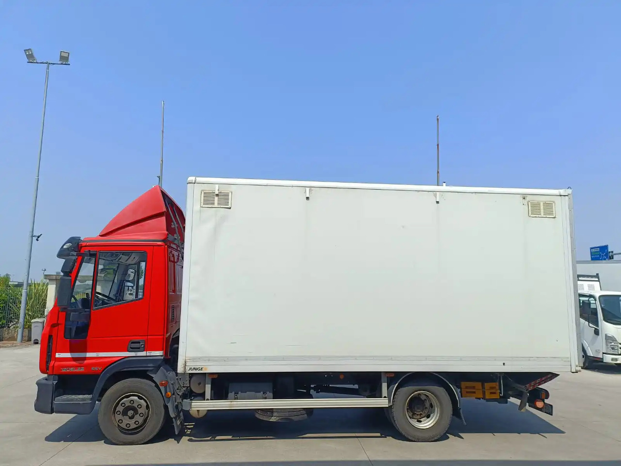 IVECO EUROCARGO 120EL22 - شاحنة مقفلة: صورة 5 IVECO EUROCARGO 120EL22 - شاحنة مقفلة: صورة 5