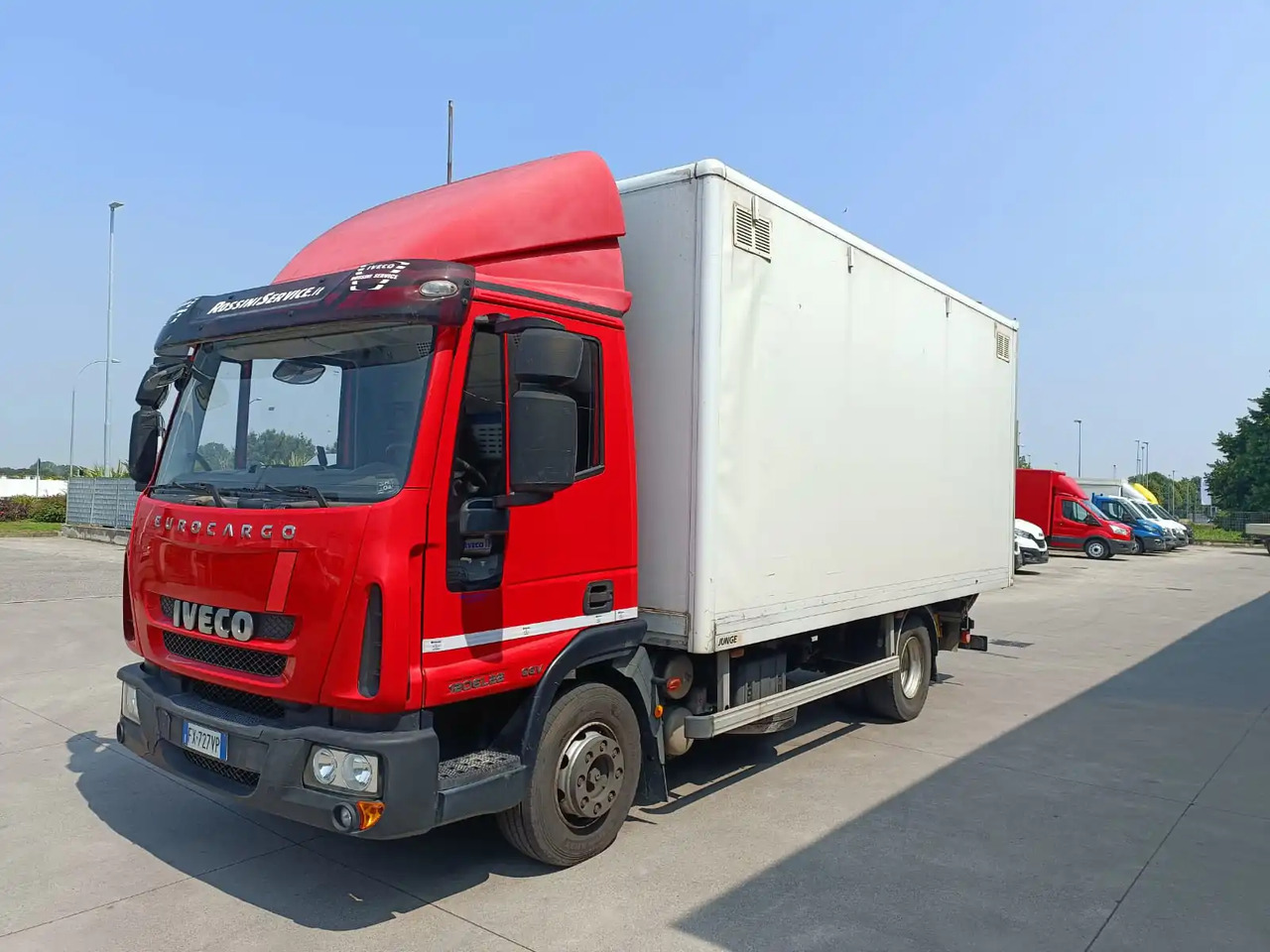 IVECO EUROCARGO 120EL22 - شاحنة مقفلة: صورة 3 IVECO EUROCARGO 120EL22 - شاحنة مقفلة: صورة 3