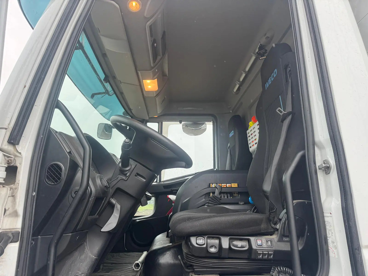 IVECO EUROCARGO 180E32P - شاحنة ستارة: صورة 3 IVECO EUROCARGO 180E32P - شاحنة ستارة: صورة 3