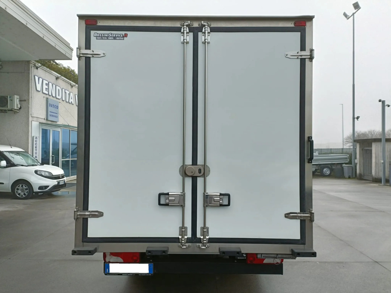 MERCEDES BENZ SPRINTER 415 150 CV - شاحنة مُبرّدة للتوصيل: صورة 5 MERCEDES BENZ SPRINTER 415 150 CV - شاحنة مُبرّدة للتوصيل: صورة 5