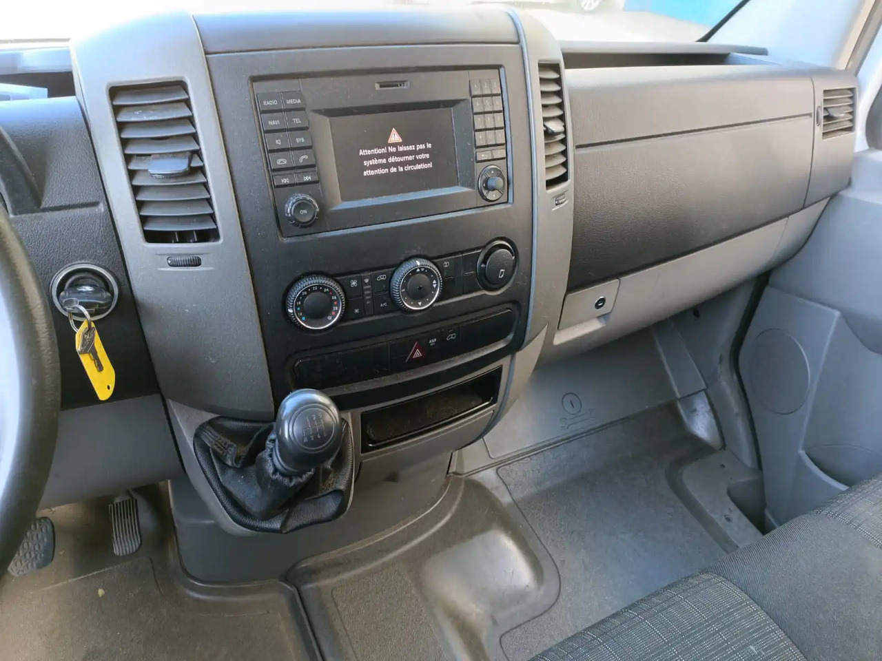 MERCEDES BENZ SPRINTER 514 CDI 3T5 - شاحنة ستارة جانبية: صورة 4 MERCEDES BENZ SPRINTER 514 CDI 3T5 - شاحنة ستارة جانبية: صورة 4