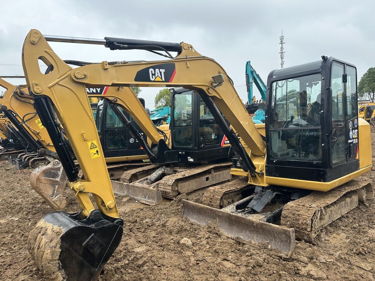 Caterpillar 305.5E - حفارة مُصَّغرة: صورة 1 Caterpillar 305.5E - حفارة مُصَّغرة: صورة 1