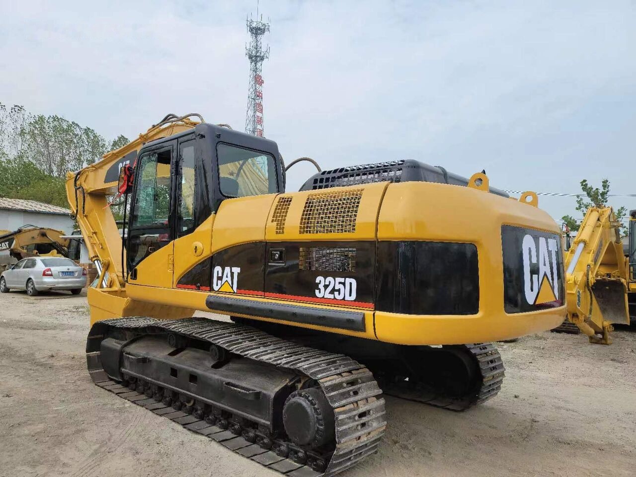 Caterpillar 325D - حفار زحاف: صورة 1 Caterpillar 325D - حفار زحاف: صورة 1
