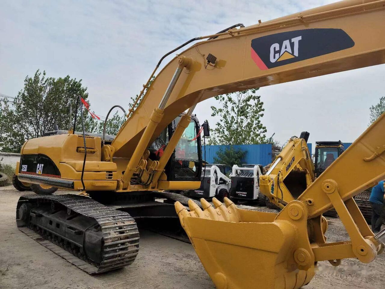 Caterpillar 325D - حفار زحاف: صورة 3 Caterpillar 325D - حفار زحاف: صورة 3