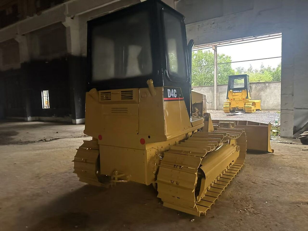 Caterpillar D4C - جرافة: صورة 3 Caterpillar D4C - جرافة: صورة 3
