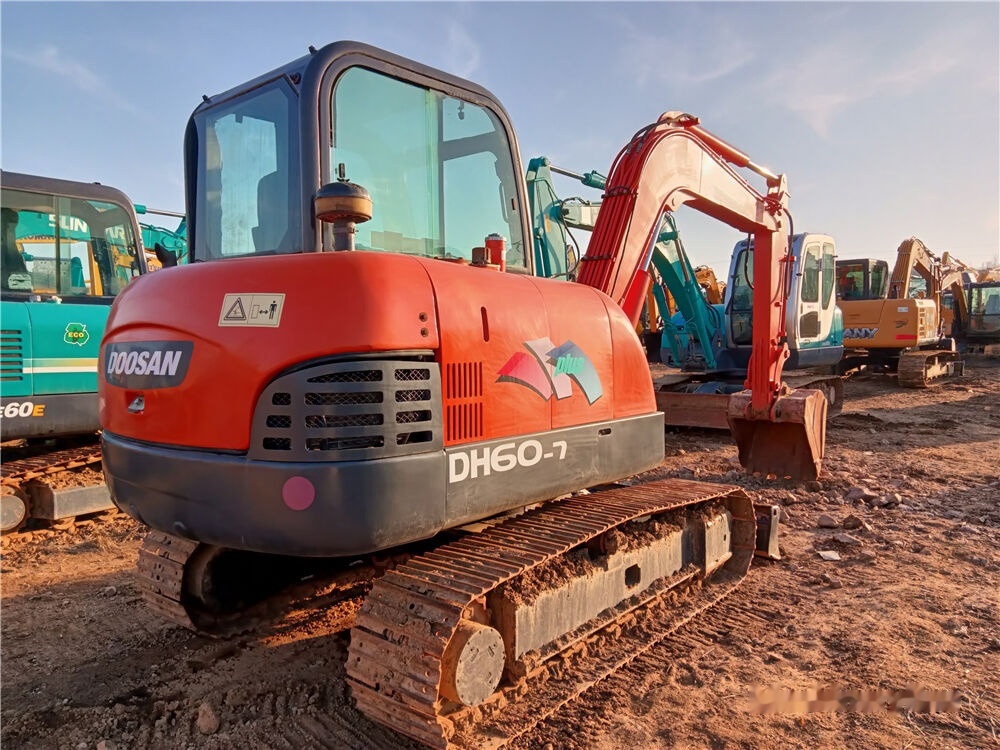 Doosan DH60-7 - حفارة مُصَّغرة: صورة 2 Doosan DH60-7 - حفارة مُصَّغرة: صورة 2