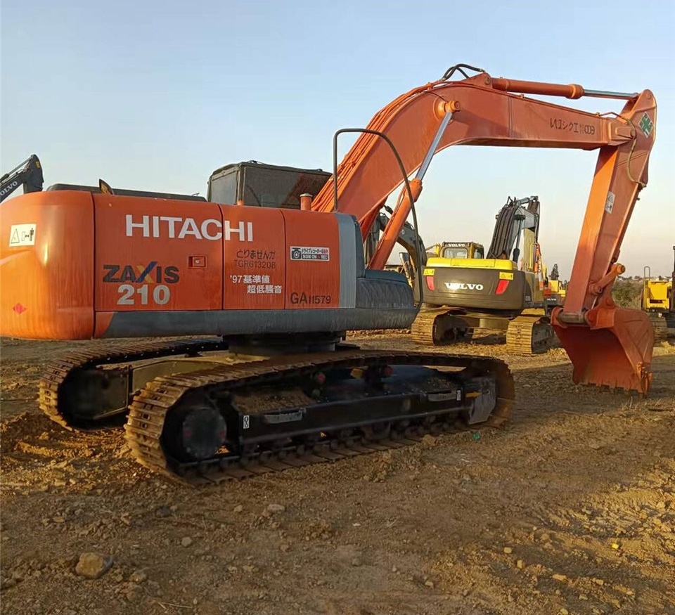 Hitachi 210-3 - حفار زحاف: صورة 4 Hitachi 210-3 - حفار زحاف: صورة 4
