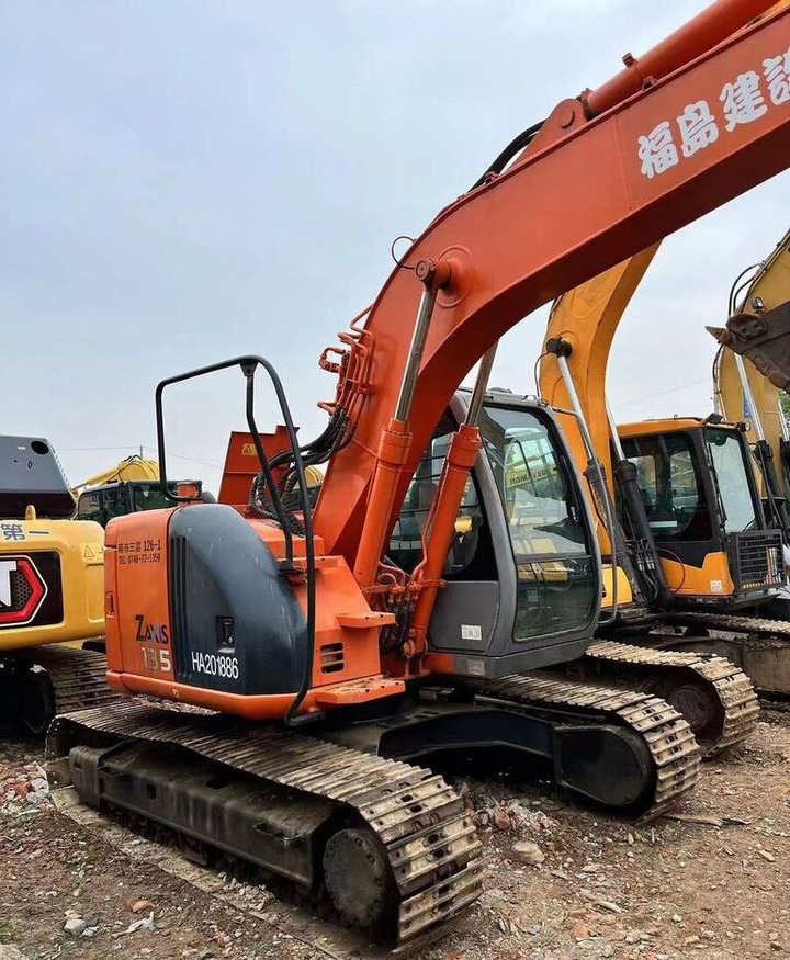 Hitachi ZX135 - حفار زحاف: صورة 5 Hitachi ZX135 - حفار زحاف: صورة 5
