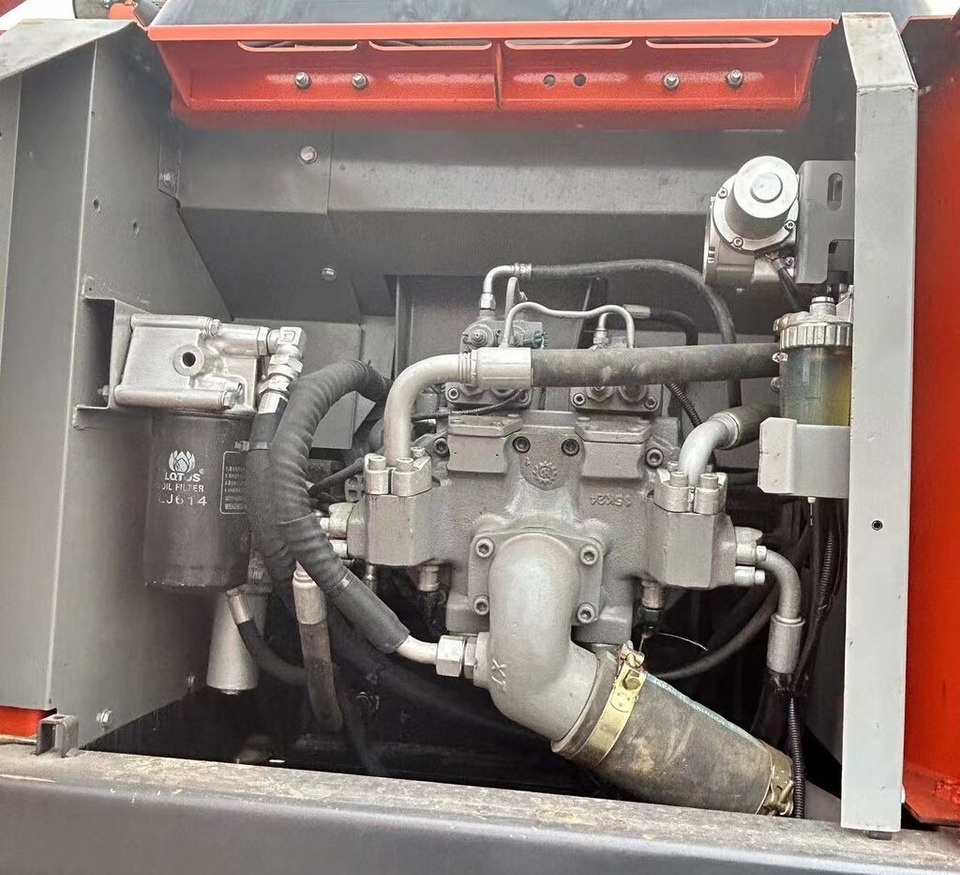 Hitachi ZX200-3 - حفار زحاف: صورة 4 Hitachi ZX200-3 - حفار زحاف: صورة 4