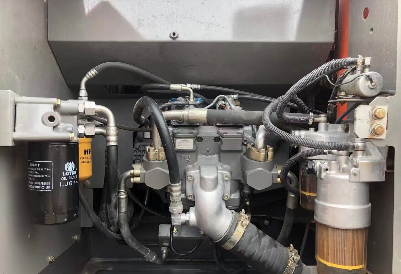 Hitachi ZX200-3 - حفار زحاف: صورة 1 Hitachi ZX200-3 - حفار زحاف: صورة 1