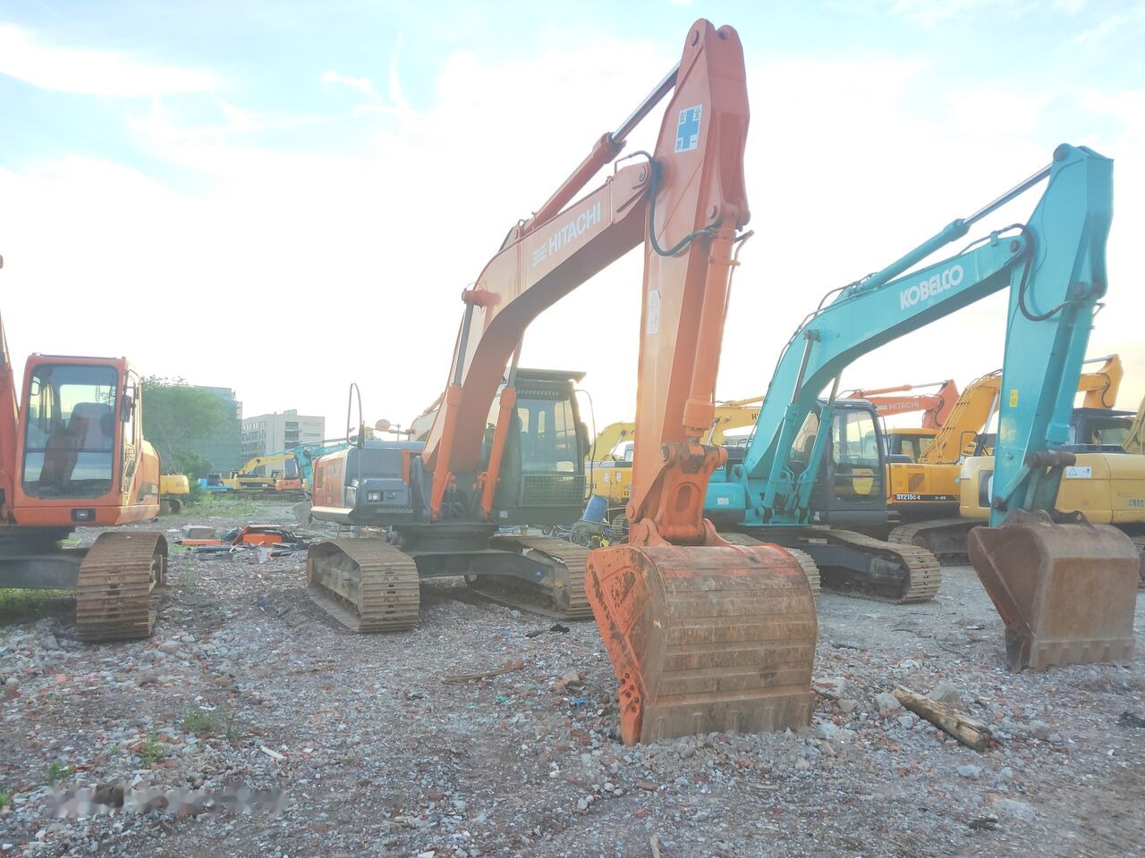 Hitachi ZX210 - حفار زحاف: صورة 4 Hitachi ZX210 - حفار زحاف: صورة 4