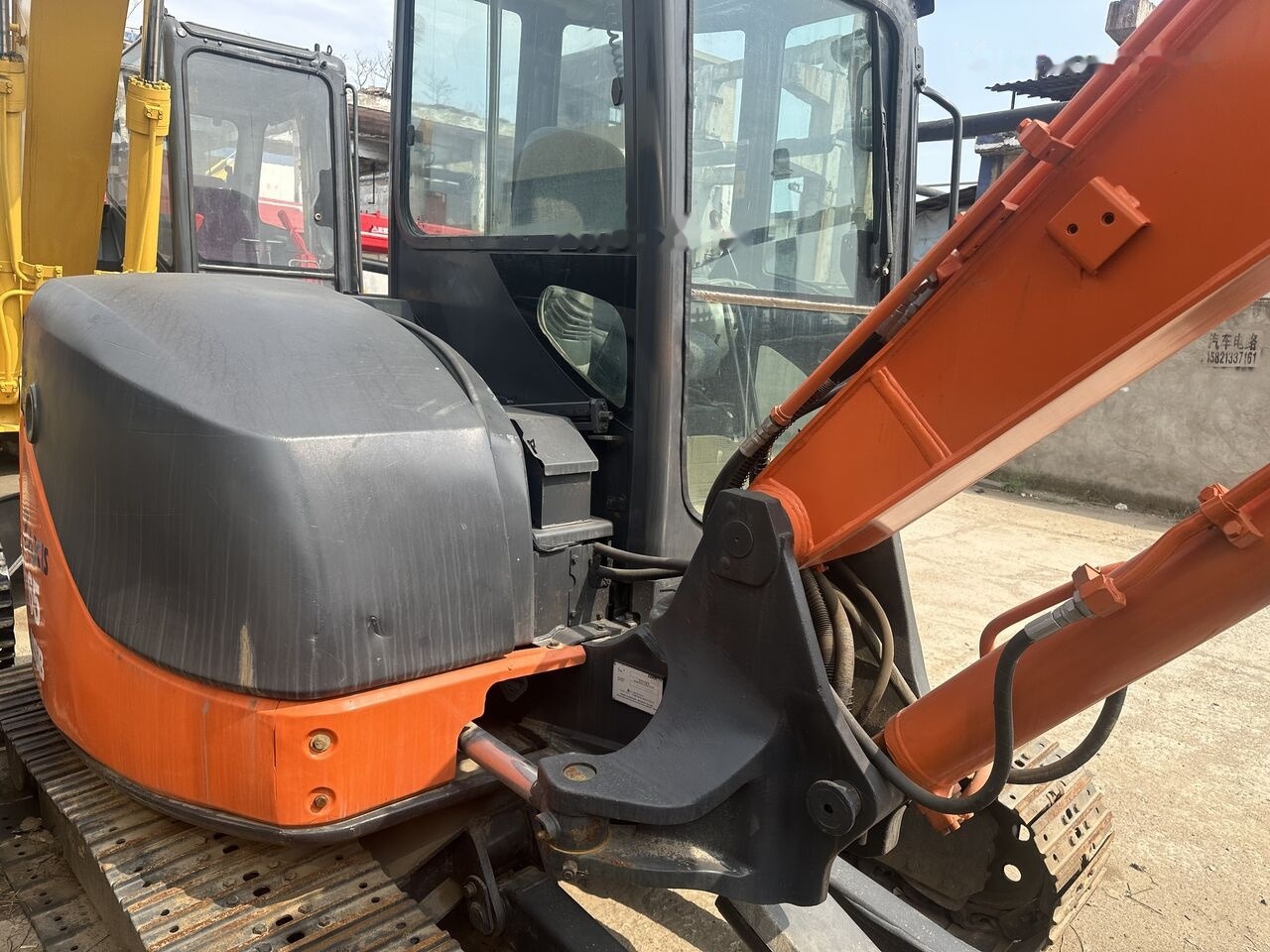 Hitachi ZX65 - حفارة مُصَّغرة: صورة 4 Hitachi ZX65 - حفارة مُصَّغرة: صورة 4