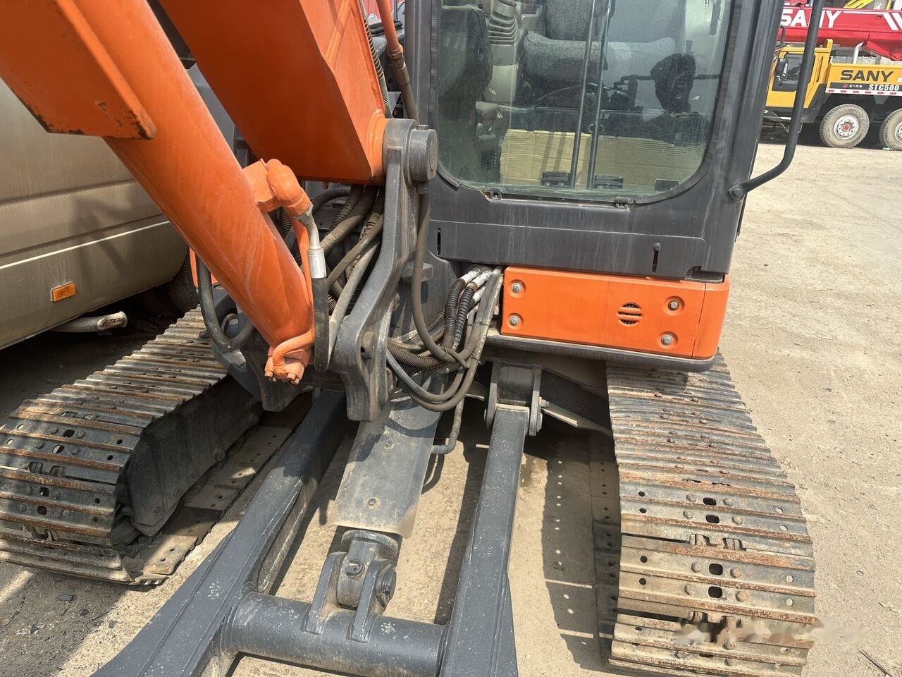 Hitachi ZX65 - حفارة مُصَّغرة: صورة 2 Hitachi ZX65 - حفارة مُصَّغرة: صورة 2