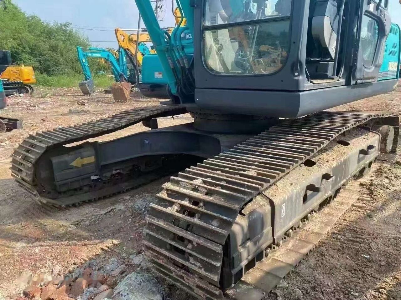 Kobelco SK210D - حفار زحاف: صورة 4 Kobelco SK210D - حفار زحاف: صورة 4