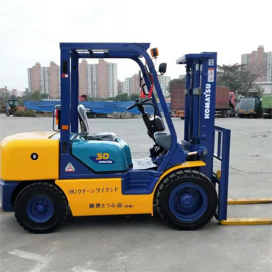 Komatsu FD30T - رافعة شوكية ديزل: صورة 4 Komatsu FD30T - رافعة شوكية ديزل: صورة 4