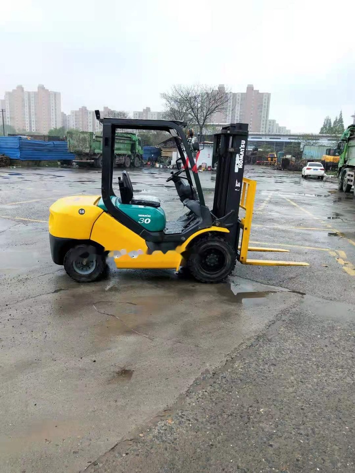 Komatsu FD30 - رافعة شوكية ديزل: صورة 2 Komatsu FD30 - رافعة شوكية ديزل: صورة 2