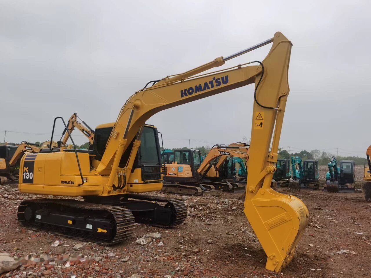Komatsu PC130 - حفار زحاف: صورة 3 Komatsu PC130 - حفار زحاف: صورة 3