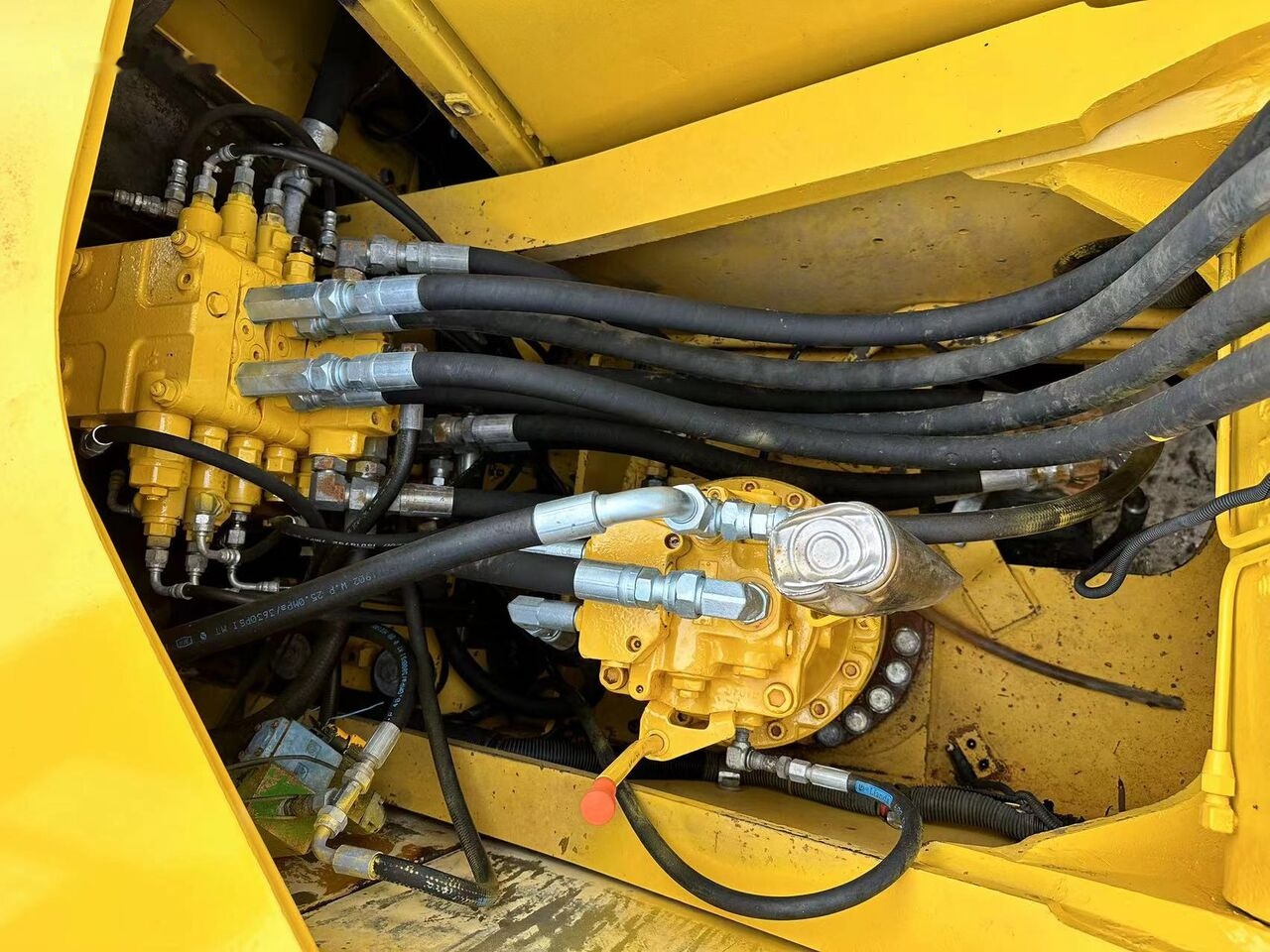 Komatsu PC160 - حفار زحاف: صورة 1 Komatsu PC160 - حفار زحاف: صورة 1