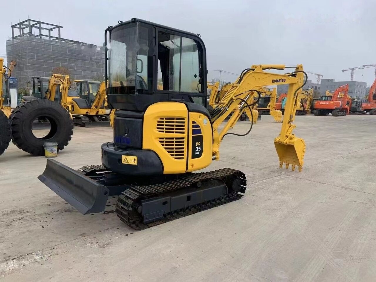 Komatsu PC35 - حفارة مُصَّغرة: صورة 1 Komatsu PC35 - حفارة مُصَّغرة: صورة 1