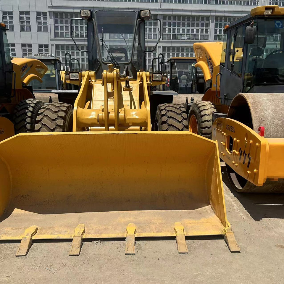 Komatsu WA320 - اللودر بعجل: صورة 5 Komatsu WA320 - اللودر بعجل: صورة 5