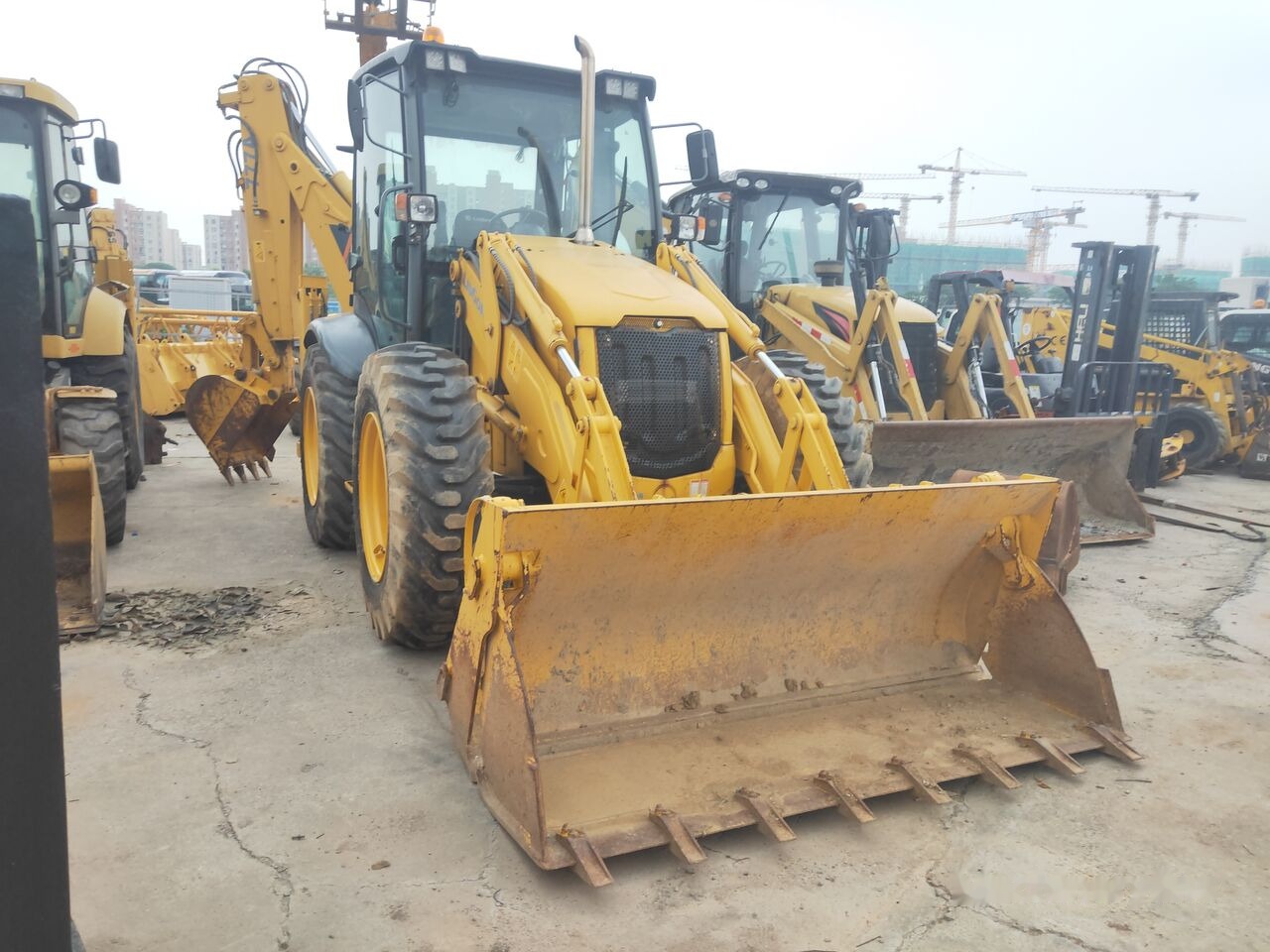 LiuGong CLG777 - جرافة حفار: صورة 4 LiuGong CLG777 - جرافة حفار: صورة 4