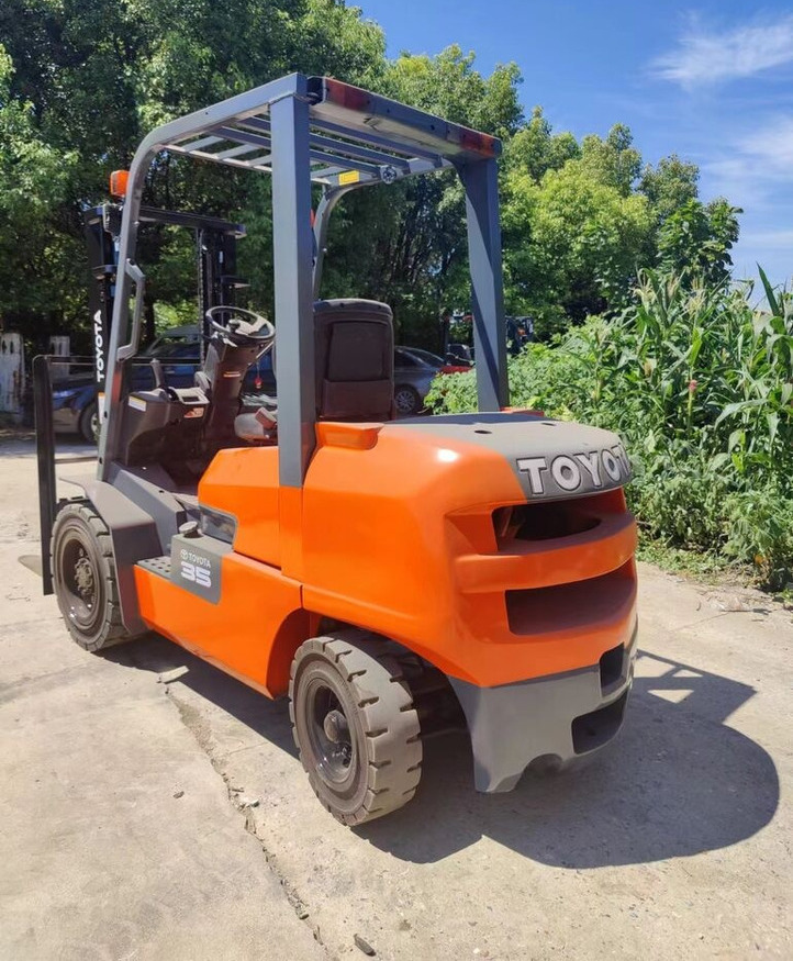 Toyota FD35 - رافعة شوكية ديزل: صورة 1 Toyota FD35 - رافعة شوكية ديزل: صورة 1