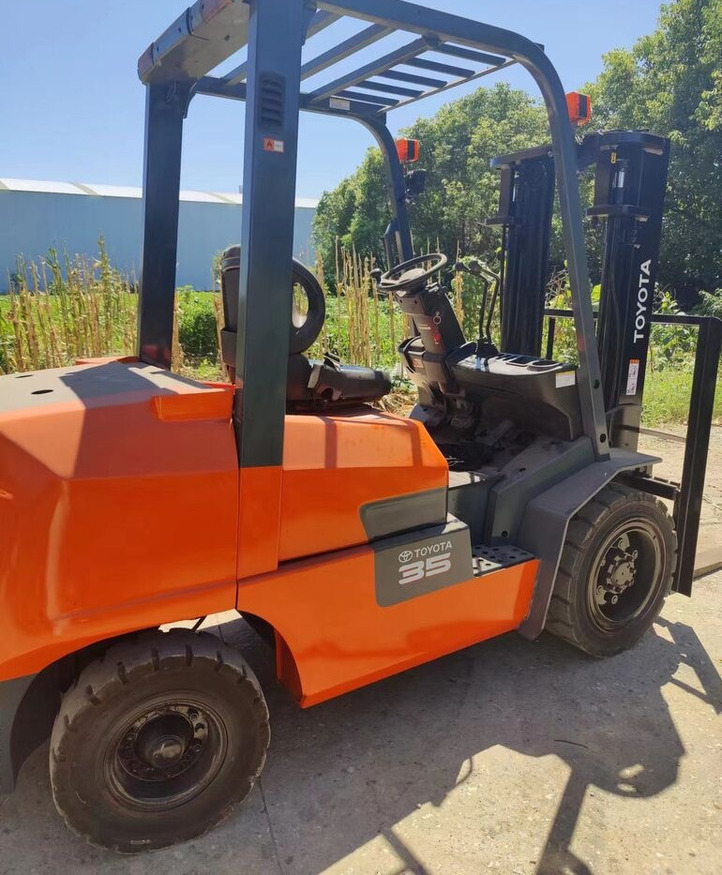 Toyota FD35 - رافعة شوكية ديزل: صورة 2 Toyota FD35 - رافعة شوكية ديزل: صورة 2