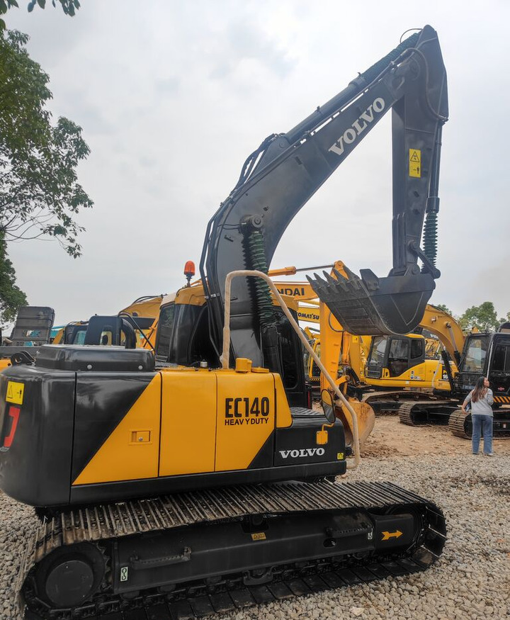 Volvo EC140DL - حفار زحاف: صورة 2 Volvo EC140DL - حفار زحاف: صورة 2