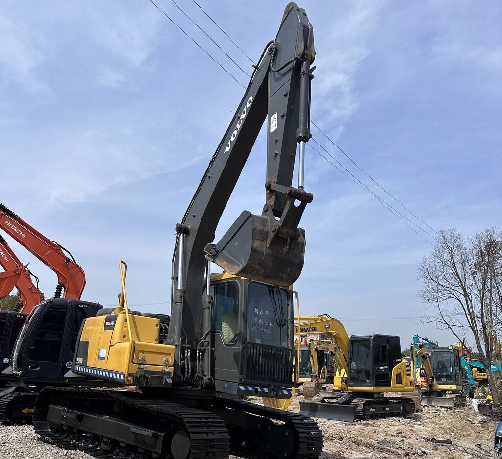 Volvo EC140D - حفار زحاف: صورة 3 Volvo EC140D - حفار زحاف: صورة 3