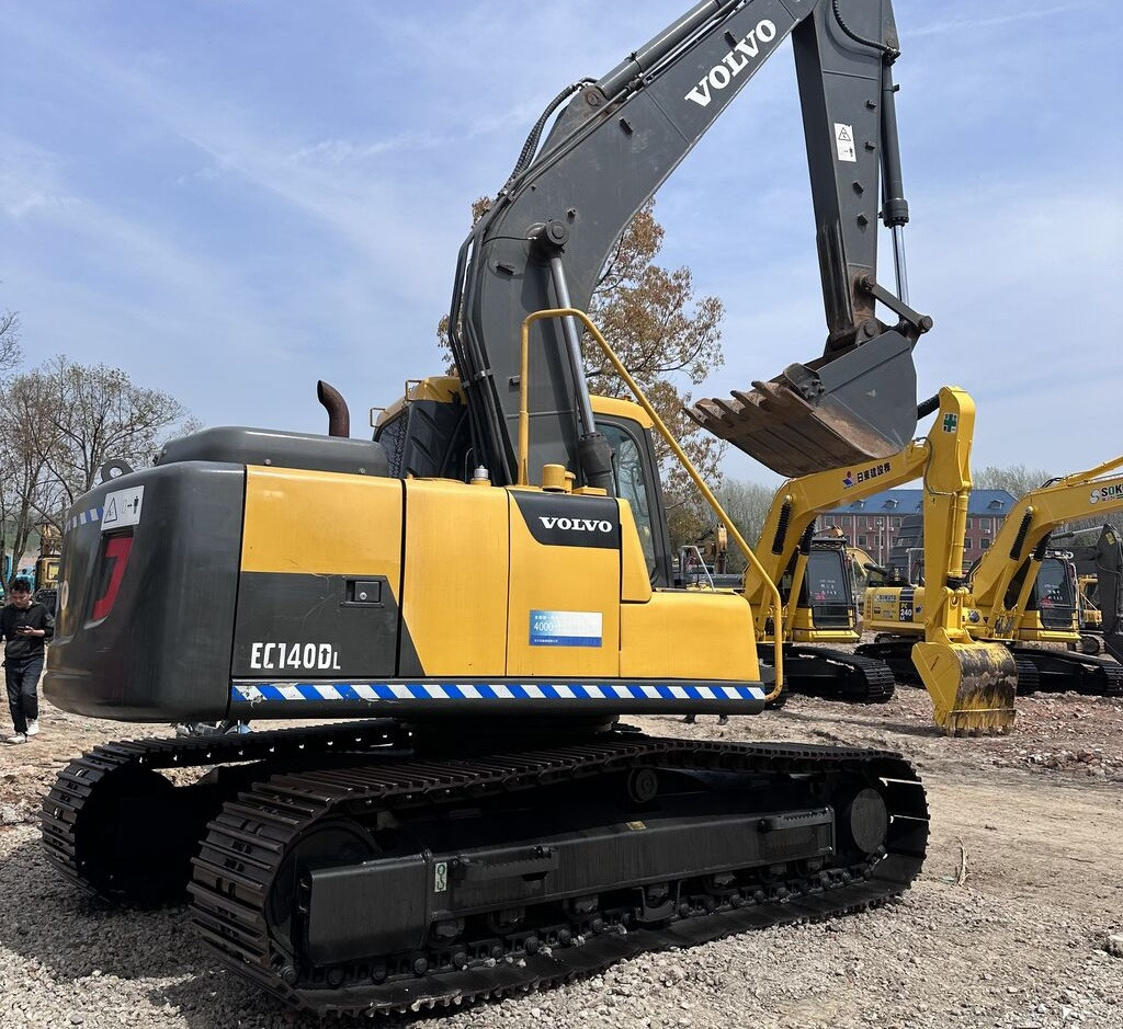 Volvo EC140D - حفار زحاف: صورة 4 Volvo EC140D - حفار زحاف: صورة 4